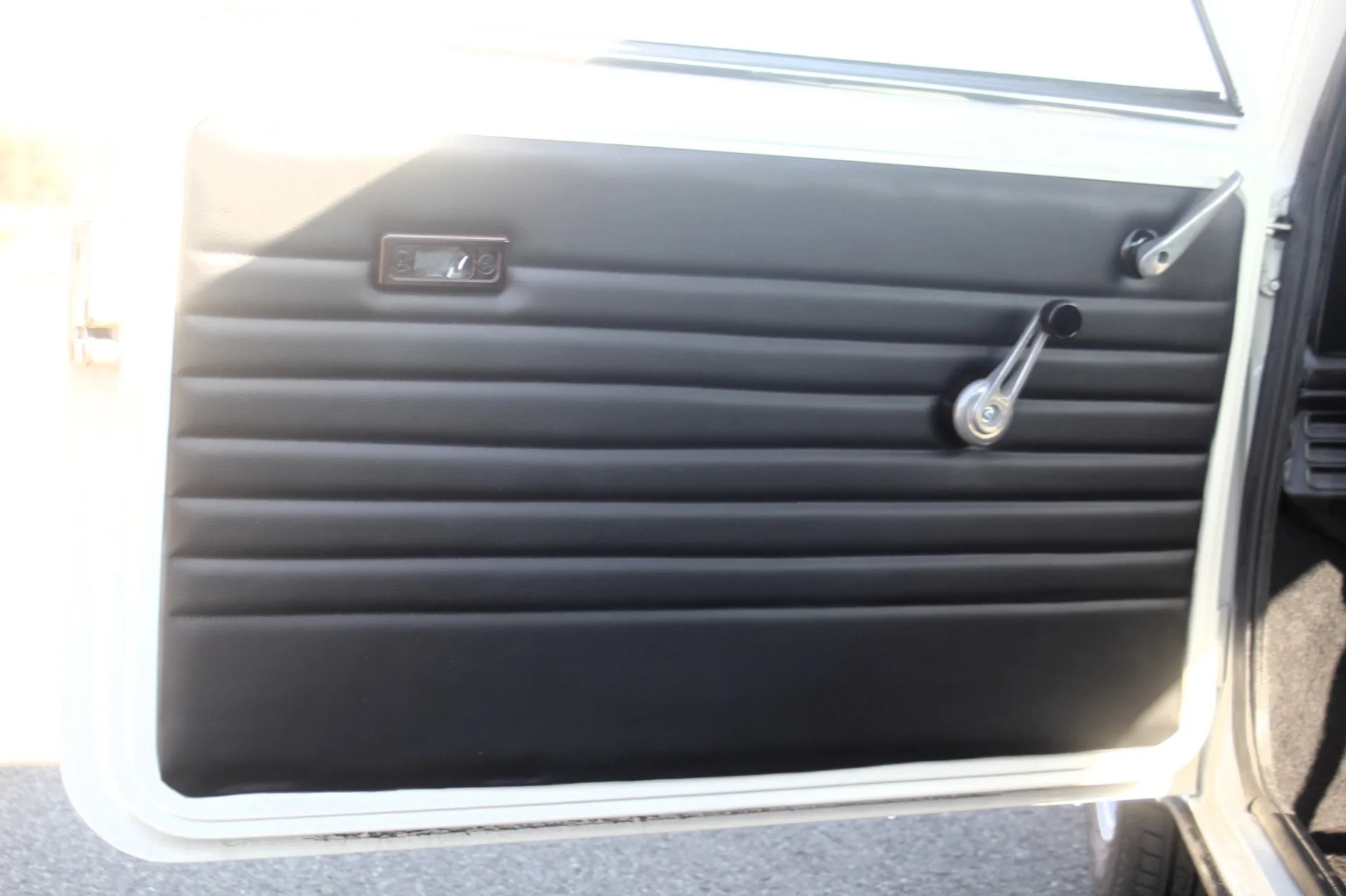 平成7年式　ローバーミニ1.3　インジェクション　4MT　全塗装済み！　新品美品多数！